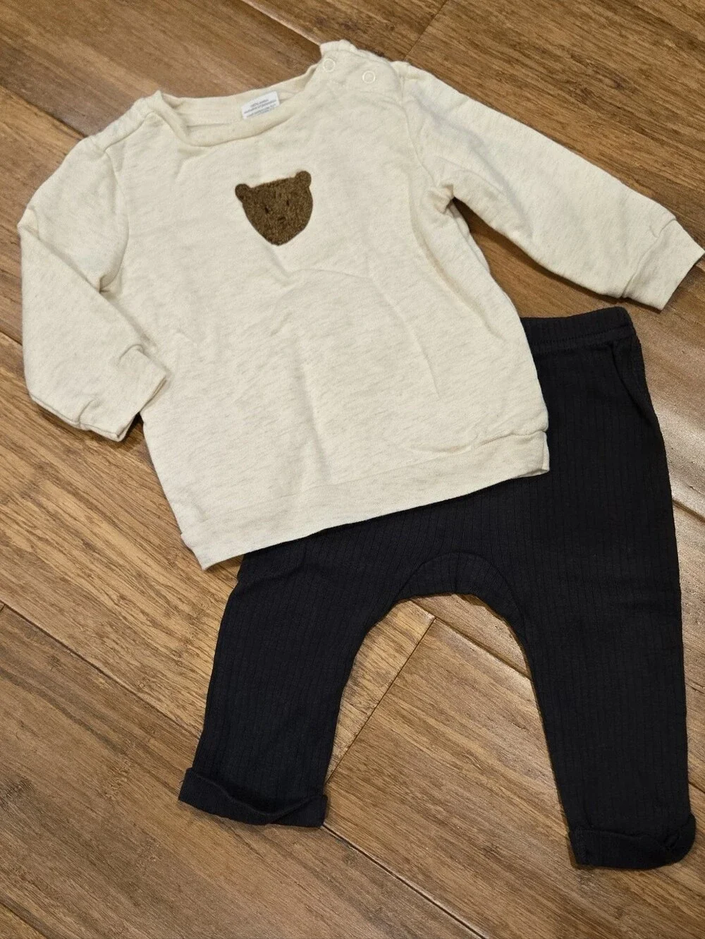 Dillard's Starting Out Baby Bear Sweater & Ribbed Leggings Set